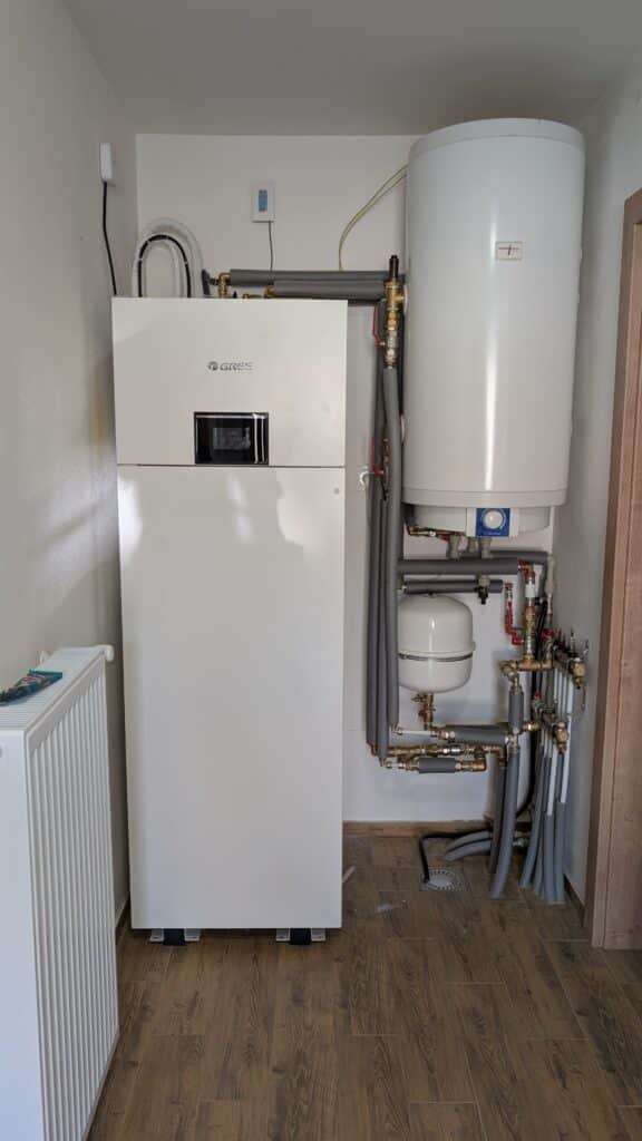 Installation of a GREE Versati air-to-water heat pump – Hrochoť
